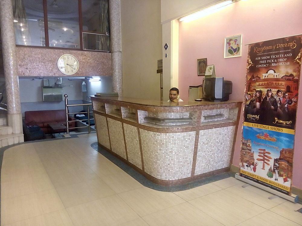 ניו דלהי Hotel Pearl Plaza מראה חיצוני תמונה